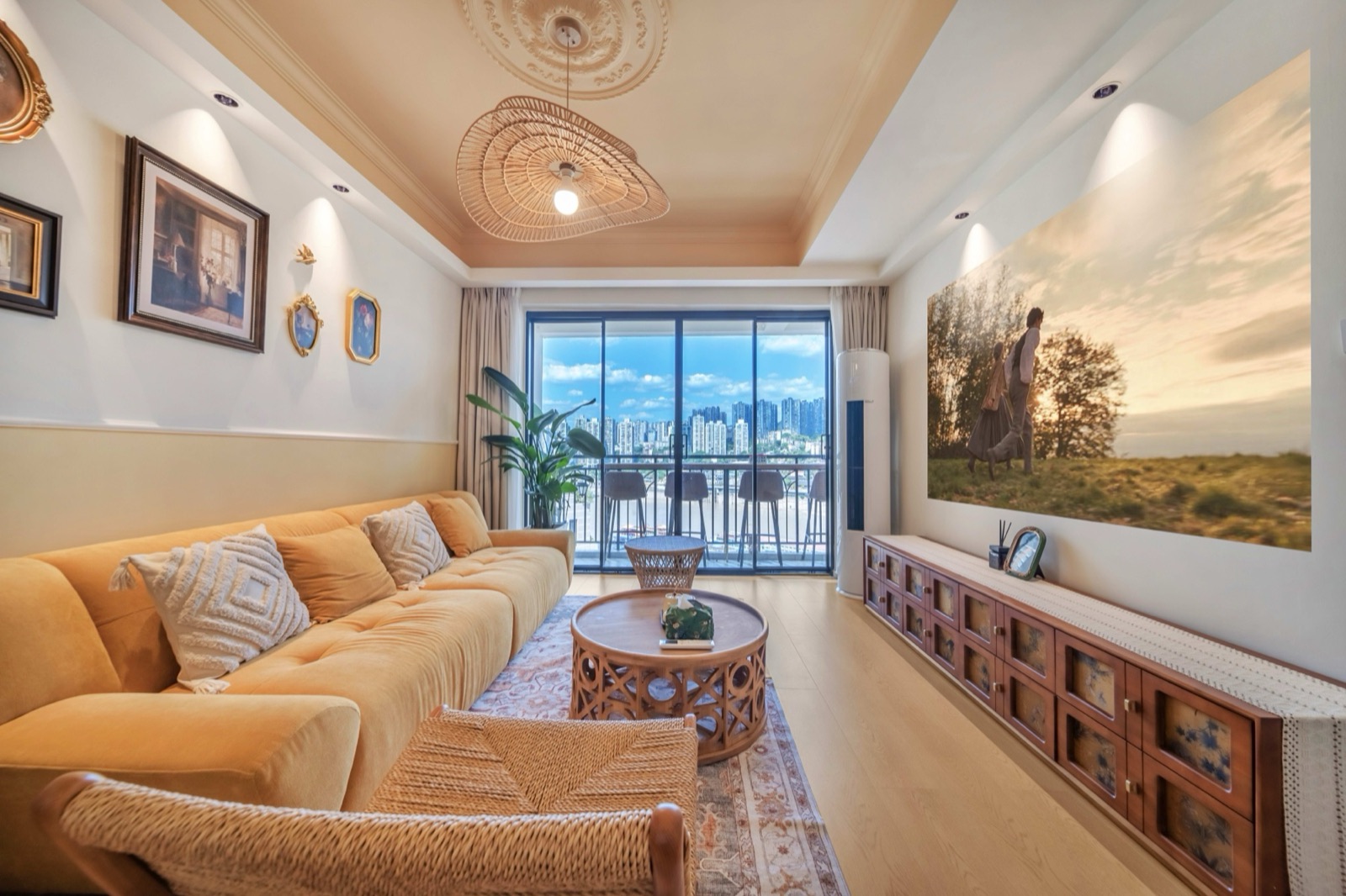 Jiangcheng warm river-view balcony suite